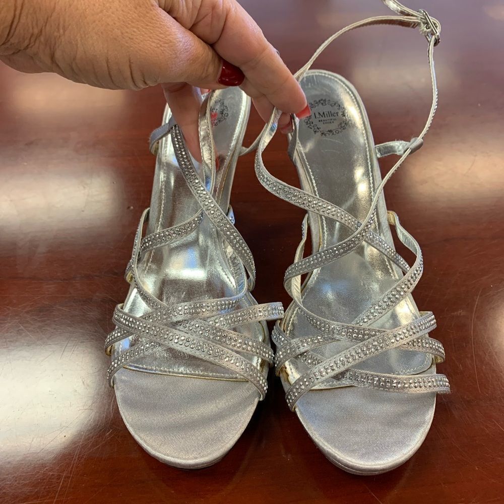 I. Miller Silver Rhinestone Wedding Heels sz 9 NEW